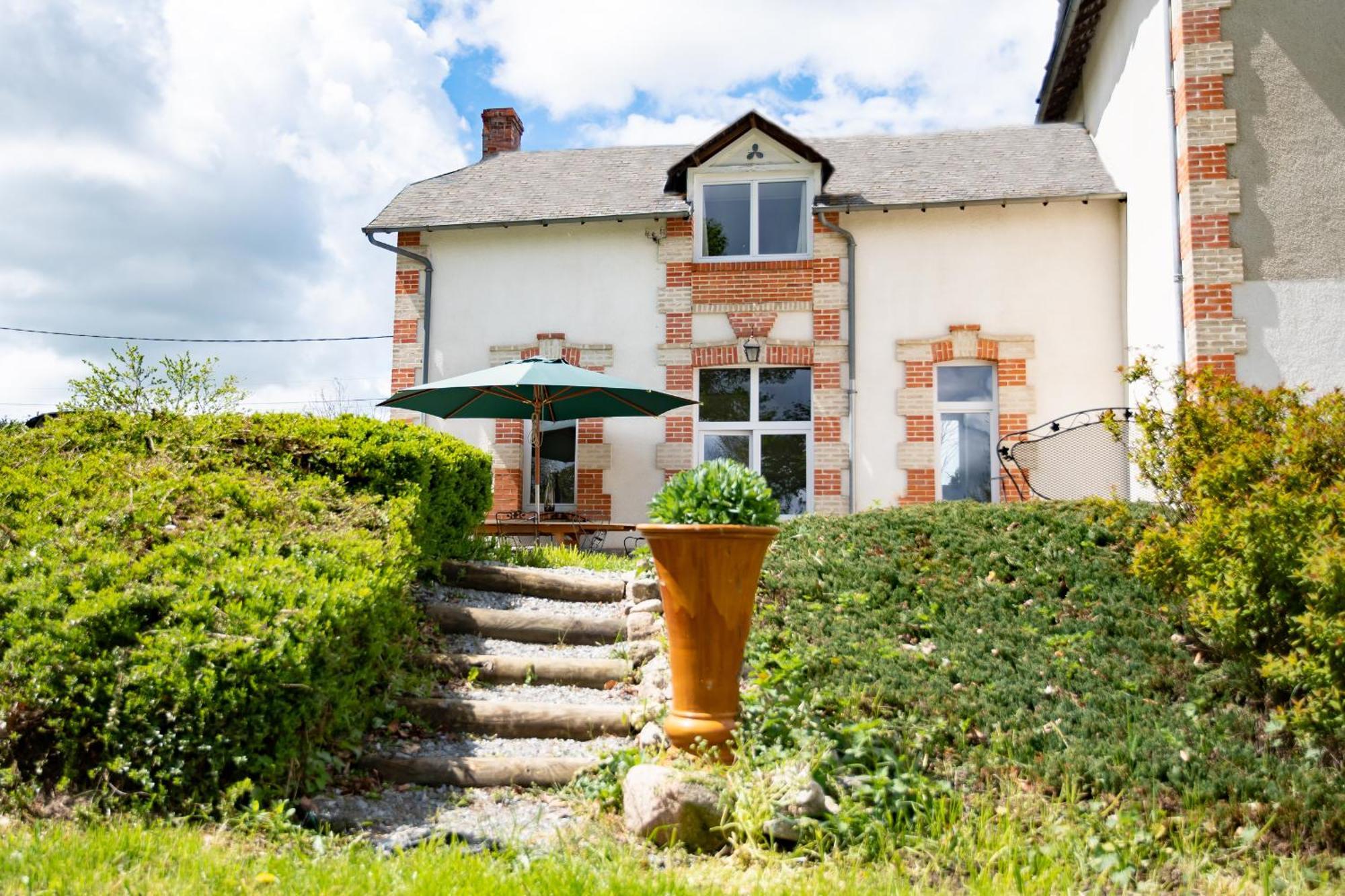Chateau De Chazelpaud Saint-Bard Exteriér fotografie